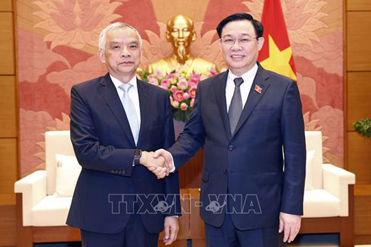 Chủ tịch Quốc hội Vương Đình Huệ tiếp Phó Chủ tịch Quốc hội Lào Sommad Pholsena