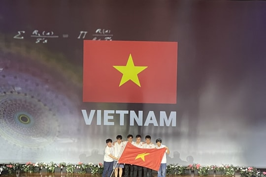 6/6 học sinh Việt Nam giành Huy chương tại Olympic Toán học quốc tế năm 2022