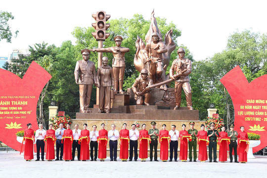Khánh thành tượng đài ''Công an nhân dân vì dân phục vụ'' tại Thủ đô Hà Nội