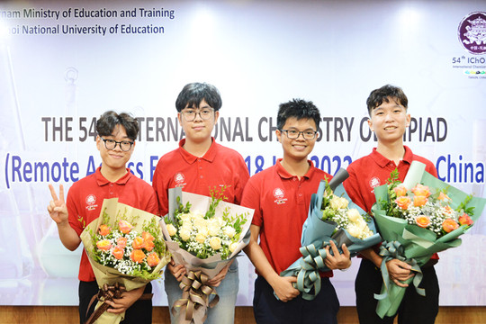 Cả 4 thành viên đội tuyển Việt Nam đoạt Huy chương vàng Olympic hóa học quốc tế