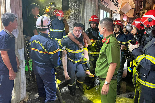 Bộ trưởng Bộ Công an gửi thư khen vụ cứu thoát 4 người trong đám cháy ở quận Hoàn Kiếm
