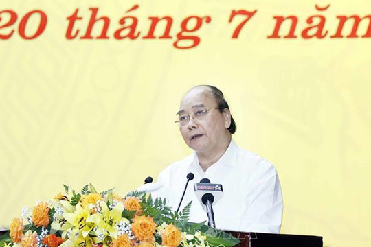 Chủ tịch nước Nguyễn Xuân Phúc chủ trì Hội thảo lý luận - thực tiễn về bảo vệ Tổ quốc trong tình hình mới