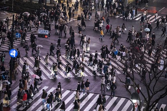 Ca mắc mới ở Tokyo cao kỷ lục, Seoul đối phó làn sóng dịch mới