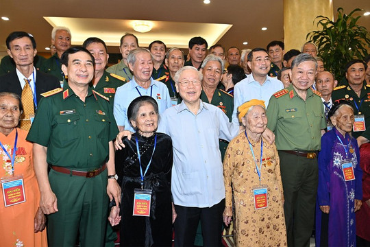 75 năm Ngày Thương binh - Liệt sĩ: Tổng Bí thư Nguyễn Phú Trọng gặp mặt các đại biểu người có công tiêu biểu toàn quốc