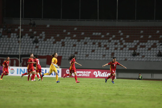 U18 nữ Việt Nam đánh bại chủ nhà Indonesia, tạm dẫn đầu bảng A