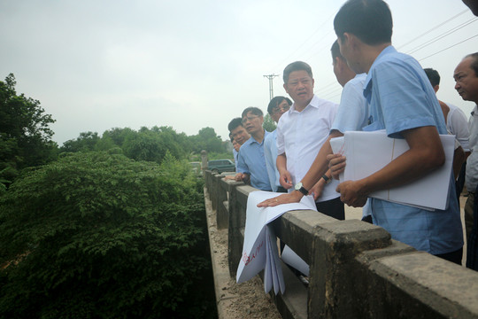 Hà Nội: Phải đẩy nhanh tiến độ thông dòng sông Tích