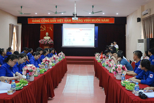 Trao đổi kinh nghiệm về đào tạo, bồi dưỡng cán bộ Đoàn, Đội, Hội hai nước Việt Nam - Lào