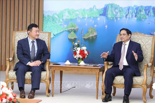 Thủ tướng Phạm Minh Chính tiếp Tổng Giám đốc Tập đoàn Samsung điện tử