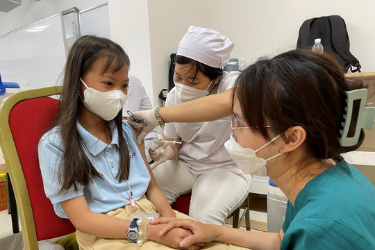 Thành phố Hồ Chí Minh: Tỷ lệ tiêm vắc xin Covid-19 cho trẻ vẫn thấp hơn trung bình cả nước