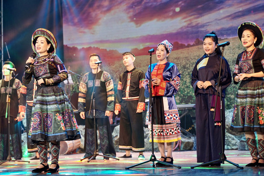 Tuần lễ nghệ thuật khai trương Nhà hát Ca múa nhạc dân gian Việt Bắc