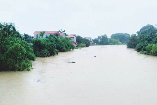 Hà Nội tiếp tục mưa, mực nước các sông dâng cao