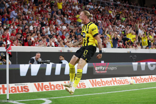 Dortmund thắng ngược tại vòng hai Bundesliga