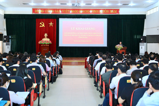 Hà Nội: Bồi dưỡng, nâng cao kiến thức cho 258 cán bộ diện Ban Thường vụ Thành ủy Hà Nội quản lý