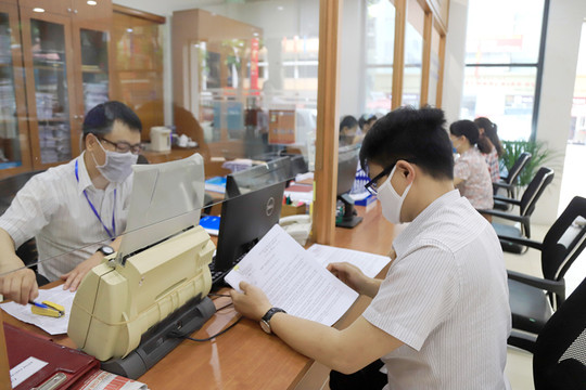 Quản lý hành chính của thành phố Hà Nội: Tăng cường phân cấp, ủy quyền