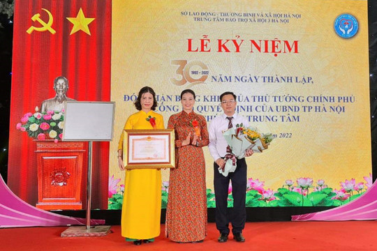 Trung tâm Bảo trợ xã hội 3 Hà Nội đón nhận Bằng khen của Thủ tướng Chính phủ