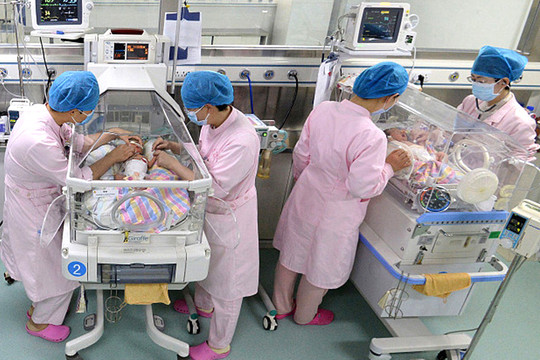 Trung Quốc khuyến khích các gia đình sinh thêm con: Ứng phó nguy cơ khủng hoảng nhân khẩu học