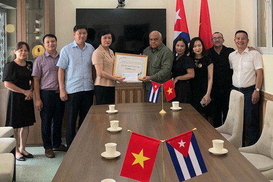 Hội hữu nghị Việt Nam - Cuba thành phố Hà Nội hỗ trợ Cuba khắc phục sự cố hỏa hoạn