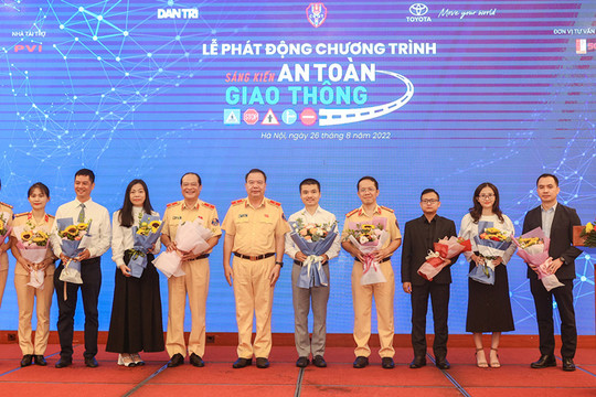 Phát động chương trình Sáng kiến An toàn giao thông Việt Nam năm 2022