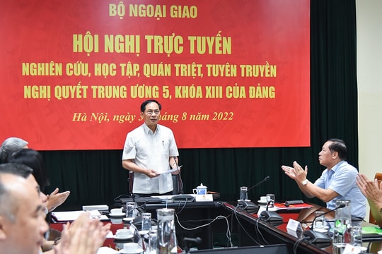 Quán triệt Nghị quyết Trung ương 5 khóa XIII của Đảng đến các cấp ủy trực thuộc ở nước ngoài
