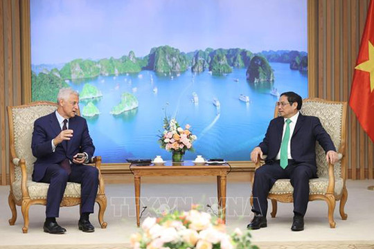 Thủ tướng Phạm Minh Chính tiếp Tổng Giám đốc toàn cầu Ngân hàng Standard Chartered