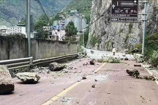 Động đất tại Tứ Xuyên: Chủ tịch Trung Quốc Tập Cận Bình ra lệnh dốc toàn lực cứu hộ nạn nhân