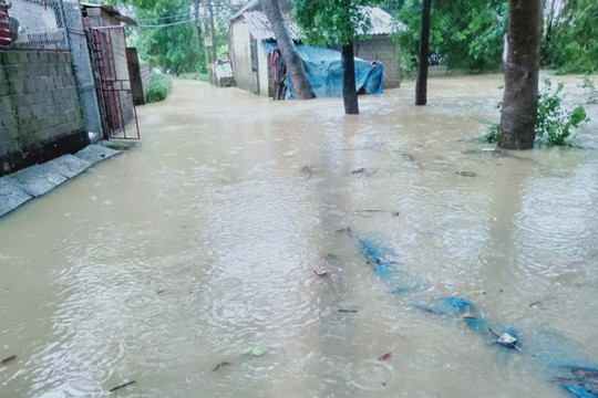 Hà Nội giảm mưa, lũ các sông lên chậm