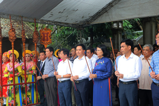 Thị xã Sơn Tây tổ chức lễ giỗ 1.078 năm ngày giỗ Đức vua Ngô Quyền