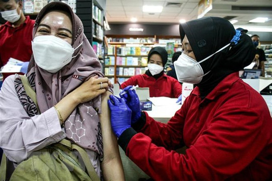 Indonesia xem xét đưa Covid-19 trở thành bệnh đặc hữu