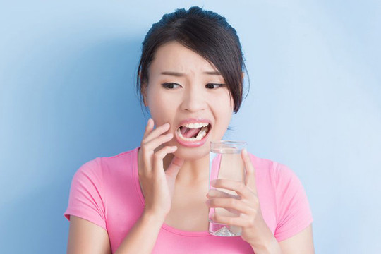 Bác sĩ tại nhà: Cách xử trí khi răng bị ê buốt