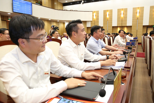 HĐND thành phố Hà Nội thông qua 4 nghị quyết liên quan đến phân cấp và đầu tư công