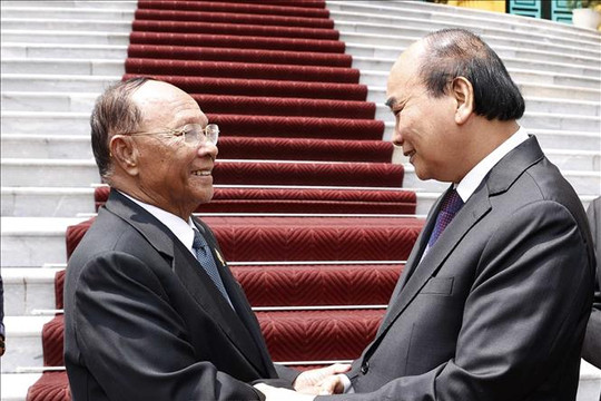Chủ tịch nước Nguyễn Xuân Phúc tiếp Chủ tịch Quốc hội Campuchia Samdech Heng Samrin