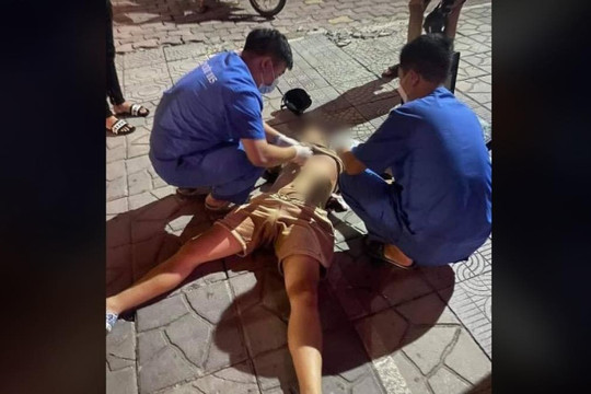 Điều tra việc đâm người trọng thương trên phố Láng Hạ