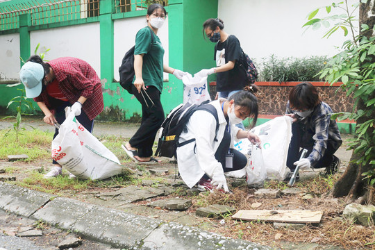 Hơn 700 tình nguyện viên tham gia chiến dịch nhặt rác tại Hà Nội