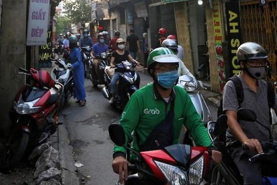 Ngõ 381 phố Nguyễn Khang xuống cấp vì dự án ''treo''