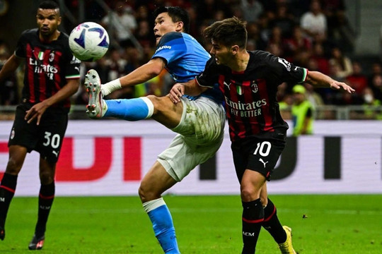 Sao Hàn Quốc tỏa sáng giúp Napoli dẫn đầu Serie A
