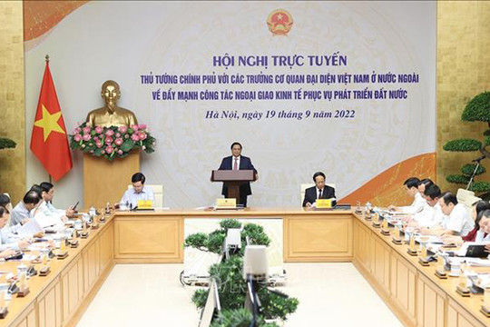 Thủ tướng chủ trì hội nghị trực tuyến với các đại sứ, trưởng cơ quan đại diện Việt Nam ở nước ngoài
