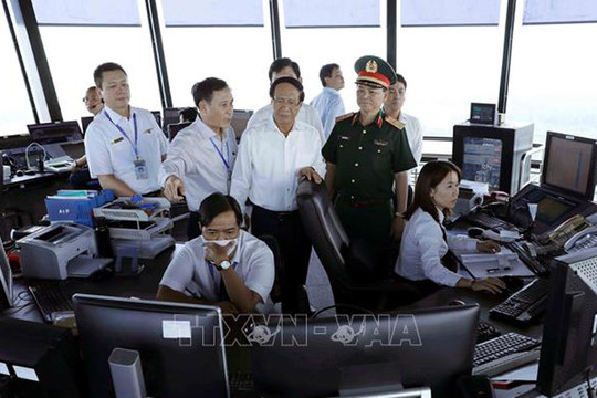Phó Thủ tướng Lê Văn Thành khảo sát về quy hoạch Cảng Hàng không quốc tế Nội Bài