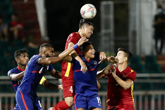 Đội tuyển Việt Nam thắng đậm Singapore tại giải giao hữu