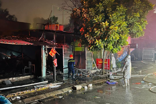 Nguyên nhân vụ cháy dãy ki ốt ở phường Vĩnh Hưng là do hàn xì