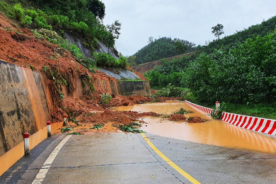 Tỉnh Quảng Nam khẩn trương khắc phục hậu quả bão số 4