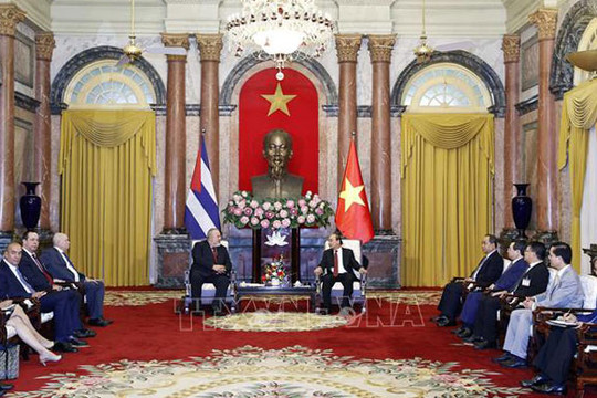 Chủ tịch nước Nguyễn Xuân Phúc hội kiến Thủ tướng nước Cộng hòa Cuba