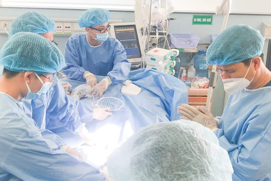 Bệnh viện Quân y 175 cấp cứu thành công nam bệnh nhân bị dập phổi