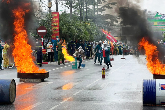 Huyện Thanh Trì tổ chức hội thao chào mừng Ngày toàn dân phòng cháy và chữa cháy
