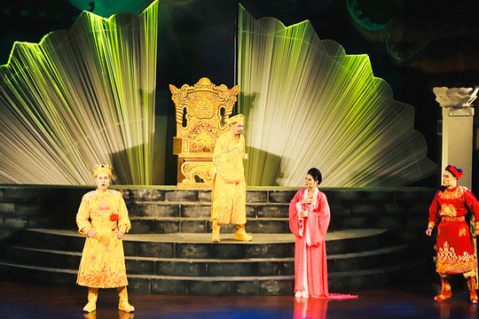 Sân khấu với đề tài về Hà Nội: “Mảnh đất” cảm hứng và thách thức