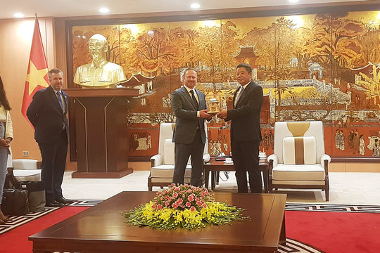 Thúc đẩy triển vọng hợp tác giữa kênh truyền hình CNN và Thủ đô Hà Nội