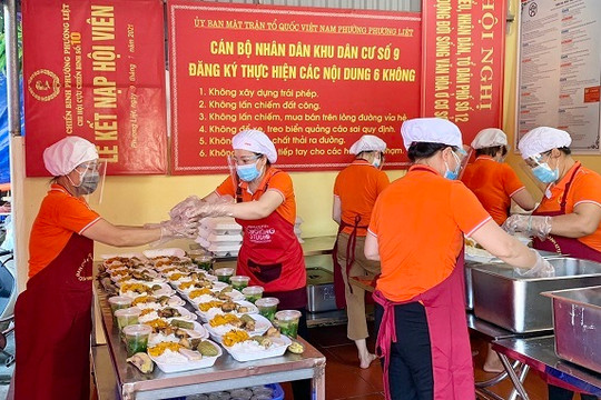 Giám sát công tác bảo đảm an toàn thực phẩm tại 11 cơ sở ở quận Thanh Xuân