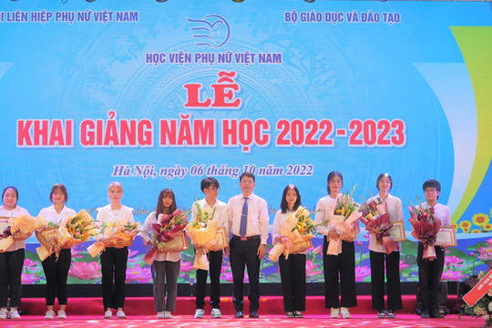 Học viện Phụ nữ Việt Nam đón gần 1.600 sinh viên mới