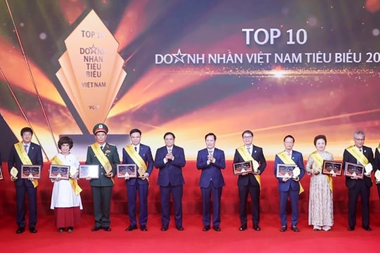Tôn vinh doanh nhân Việt Nam tiêu biểu năm 2022