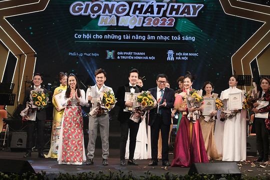Hồng Phong, Minh Hằng, Văn Dương là quán quân cuộc thi ''Giọng hát hay Hà Nội 2022''