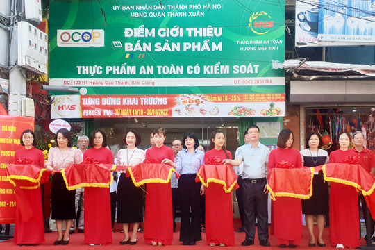 Khai trương điểm cung cấp thực phẩm an toàn tại quận Thanh Xuân